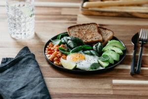 eat a healthy breakfast for adrenal fatigue